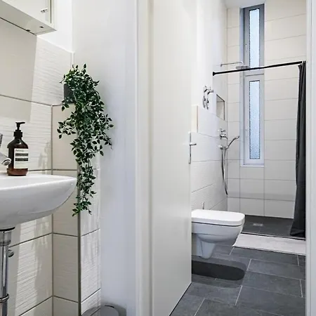 Homely Berlin - Spacious, Modern, S-Bahn Nearby , Groups & Families Exterior photo