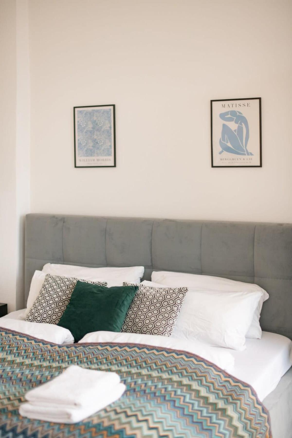 Apartament Homely - Spacious, Modern, S-bahn Nearby , Groups & Families