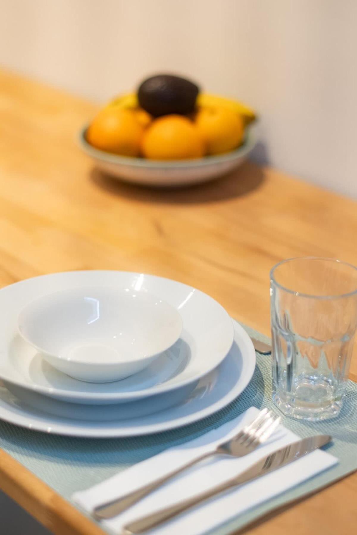 Apartament Homely - Spacious, Modern, S-bahn Nearby , Groups & Families Berlin